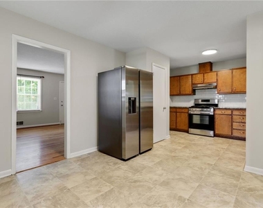 383 Dan Place Se - Photo Thumbnail 4