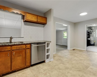383 Dan Place Se - Photo Thumbnail 2