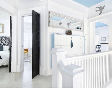 806 Vedado Way Ne - Photo Thumbnail 10