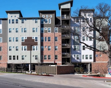 1800 S I-35 Service Rd - Photo Thumbnail 4