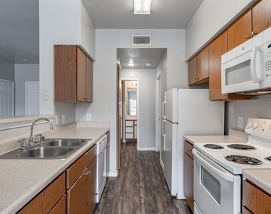 1350 Skyline Rd - Photo Thumbnail 8