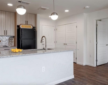 1200 W W Koenig Ln - Photo Thumbnail 17