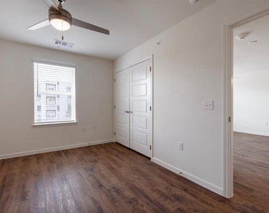 1200 W W Koenig Ln - Photo Thumbnail 19