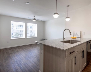 1200 W W Koenig Ln - Photo Thumbnail 15