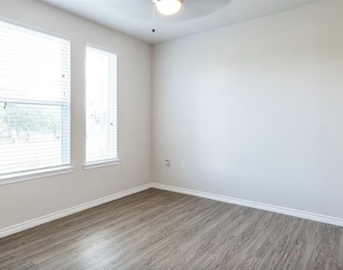 104 Bettie Mae Way - Photo Thumbnail 18