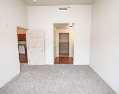 620 N Main Ave - Photo Thumbnail 6