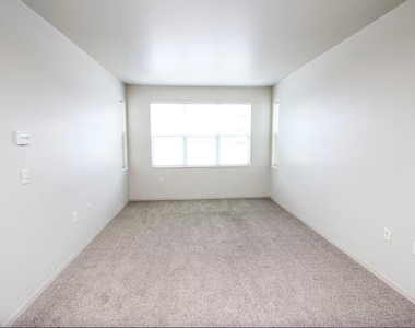 620 N Main Ave - Photo Thumbnail 3