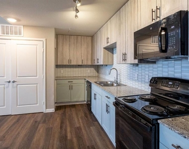 2401 E Oltorf St - Photo Thumbnail 8