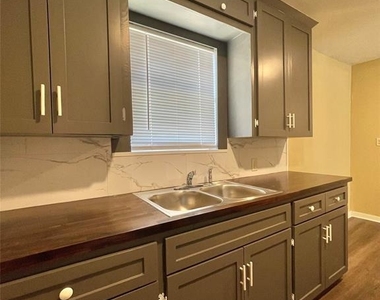 611 N Avenue D - Photo Thumbnail 7