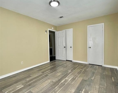 611 N Avenue D - Photo Thumbnail 11
