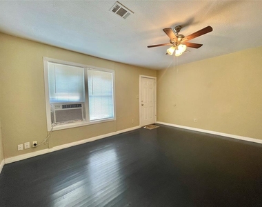 611 N Avenue D - Photo Thumbnail 2