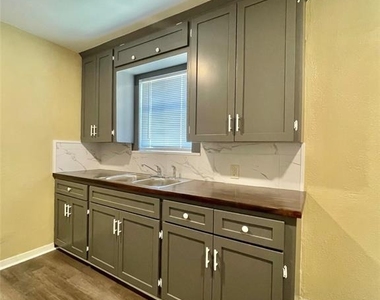 611 N Avenue D - Photo Thumbnail 6