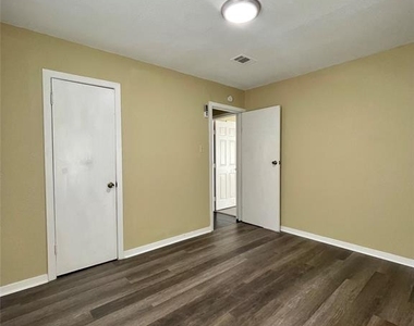 611 N Avenue D - Photo Thumbnail 14