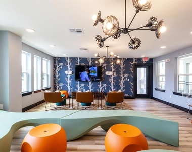 1000 E Yager Ln - Photo Thumbnail 3
