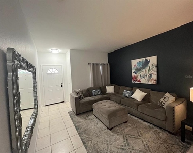 7755 Plantation Circle - Photo Thumbnail 2
