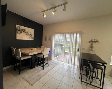 7755 Plantation Circle - Photo Thumbnail 8