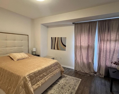 7755 Plantation Circle - Photo Thumbnail 6
