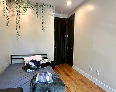 691 Chauncey Street - Photo Thumbnail 9