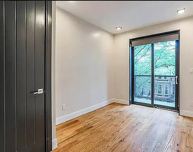 691 Chauncey Street - Photo Thumbnail 4