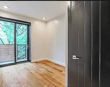 691 Chauncey Street - Photo Thumbnail 7