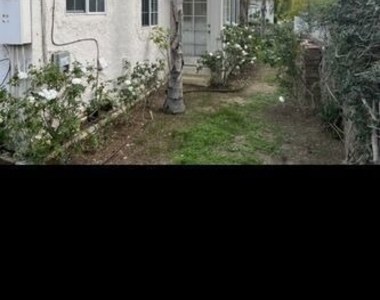 101 N La Peer Drive - Photo Thumbnail 9