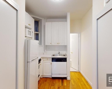 East 81st Street - Photo Thumbnail 1