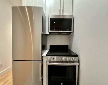 29 West 12th Street - Photo Thumbnail 6