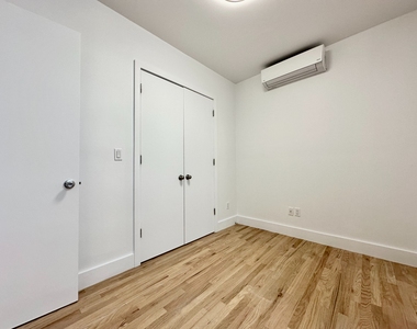 29 West 12th Street - Photo Thumbnail 4