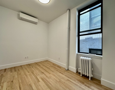 29 West 12th Street - Photo Thumbnail 3