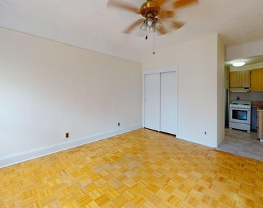 799 Lexington Avenue - Photo Thumbnail 16