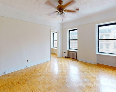 799 Lexington Avenue - Photo Thumbnail 17