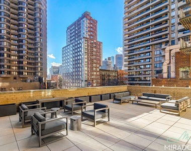 330 E 39th Street - Photo Thumbnail 12