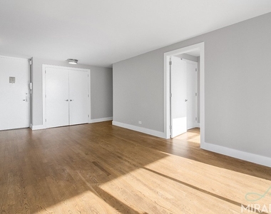 330 E 39th Street - Photo Thumbnail 4