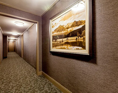 330 E 39th Street - Photo Thumbnail 16