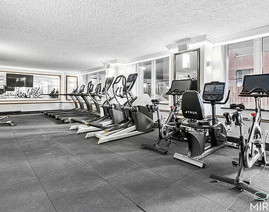 330 E 39th Street - Photo Thumbnail 9