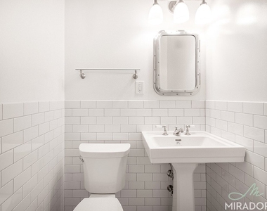 330 E 39th Street - Photo Thumbnail 18