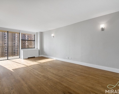 330 E 39th Street - Photo Thumbnail 1