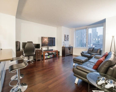 306 Gold Street - Photo Thumbnail 1