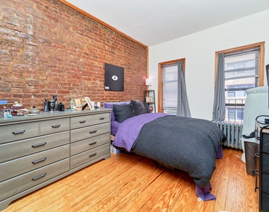 319 E 95th Street - Photo Thumbnail 2
