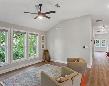 1760 Indiana Avenue Ne - Photo Thumbnail 7