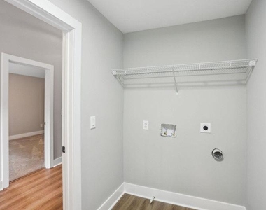 1760 Indiana Avenue Ne - Photo Thumbnail 27