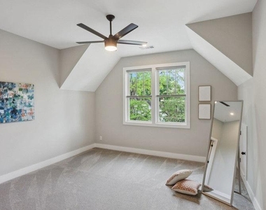 1760 Indiana Avenue Ne - Photo Thumbnail 13