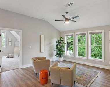 1760 Indiana Avenue Ne - Photo Thumbnail 8