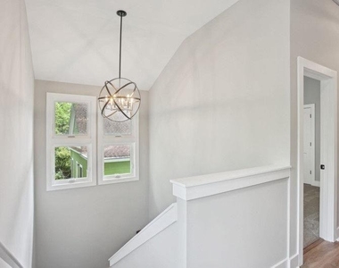 1760 Indiana Avenue Ne - Photo Thumbnail 6