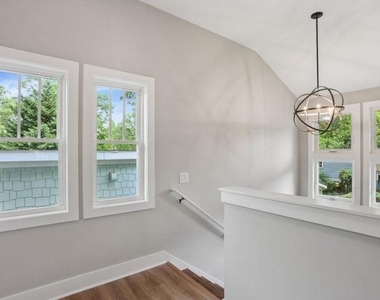 1760 Indiana Avenue Ne - Photo Thumbnail 5