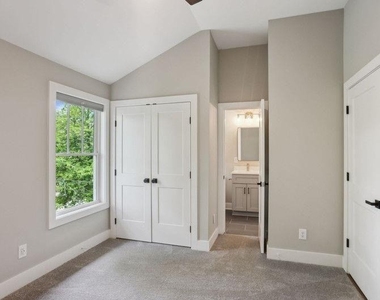 1760 Indiana Avenue Ne - Photo Thumbnail 20