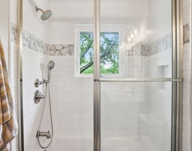 1760 Indiana Avenue Ne - Photo Thumbnail 23