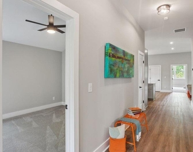 1760 Indiana Avenue Ne - Photo Thumbnail 4