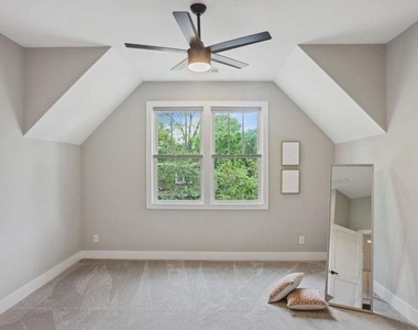1760 Indiana Avenue Ne - Photo Thumbnail 15