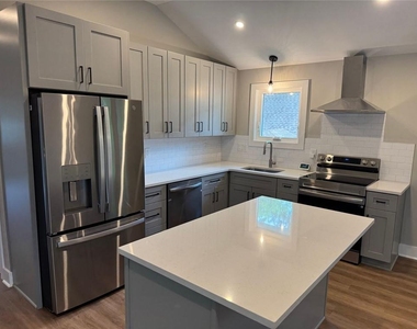 1760 Indiana Avenue Ne - Photo Thumbnail 9